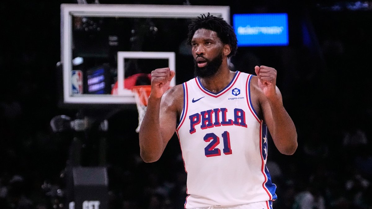 TrashTalk_fr's tweet photo. On peut dire beaucoup de choses sur la carrière de Joel Embiid : le manque de succès collectif en Playoffs, les blessures...

Mais je pense que personne ne peut remettre en question sa résilience et sa capacité à surmonter les pépins pour tenter d'aider son équipe.

Talent monstre, cœur énorme !