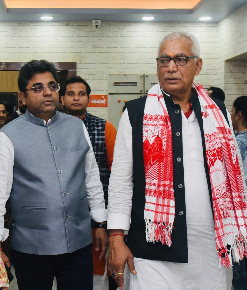 Manish Sinha office ( Modi Ka Parivar ) tweet media