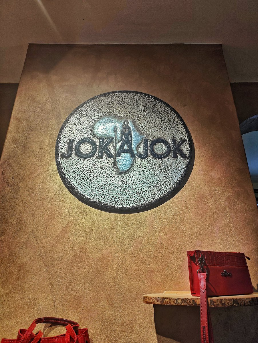 WillieKamawe's tweet image. Visited @jokajokleather yesterday and experienced the brand fully in person.

My respect for @Teddjosiah grew even more. This is more than leather goods, it is proof that Kenyans and Africans can build premium brands and real value on our own soil.

We can make #excellence here.