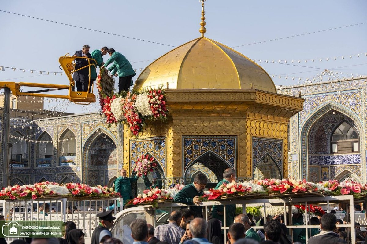 صحن امام رضا(ع)، خانه امید برای دل‌های خسته است.
#ایران_امام_رضا #صحن_رضا_جان