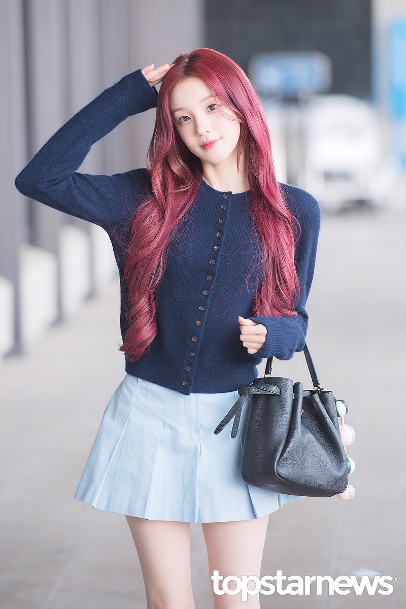 러뷰우 tweet media