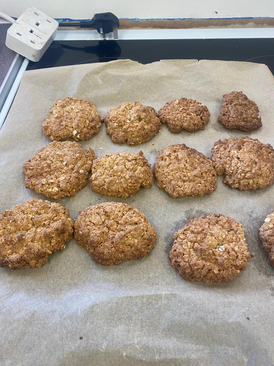 STOCSch's tweet image. Our KS2 After School Baking Club served up for some beautiful Golden Oat cookies today! 💙💛 @stocsch #bakingclub 💙💛