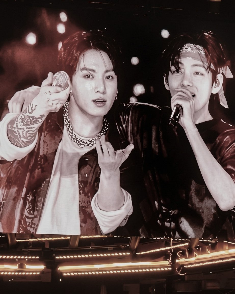 jkv_13's tweet photo. My favorite set of taekook pictures so far !! 🥺🥺
#taekook #arirang_bts https://t.co/bzU8oIXa6p