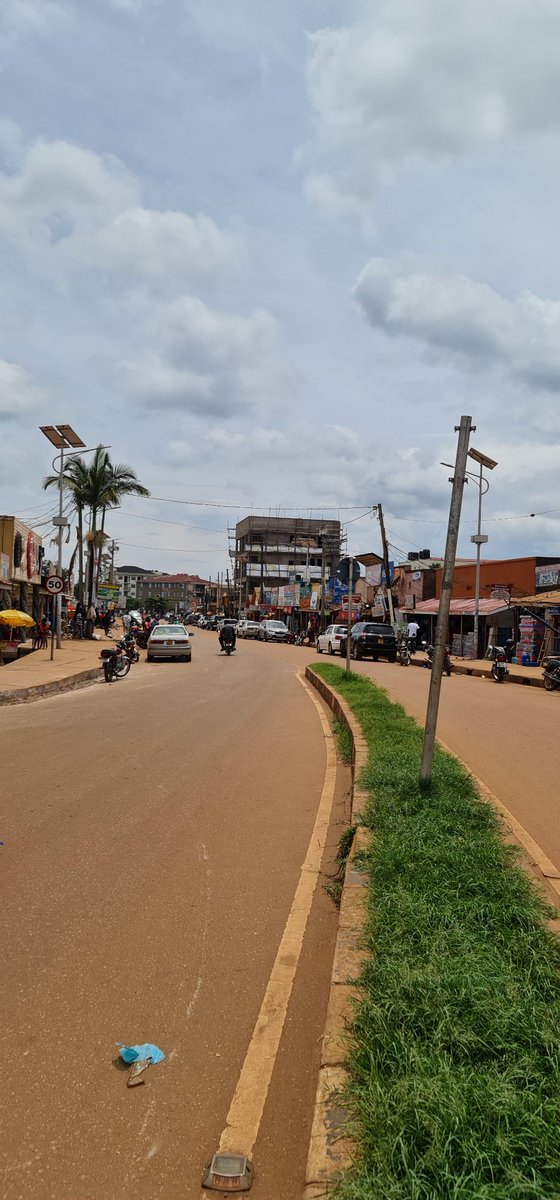 AfricaSafariman's tweet photo. The calm streets of Hoima city also known as the oil city
What do you know about this city?
@Uganda_encountered
#VisitUganda
#VisitHoima https://t.co/6Y4IekWriI