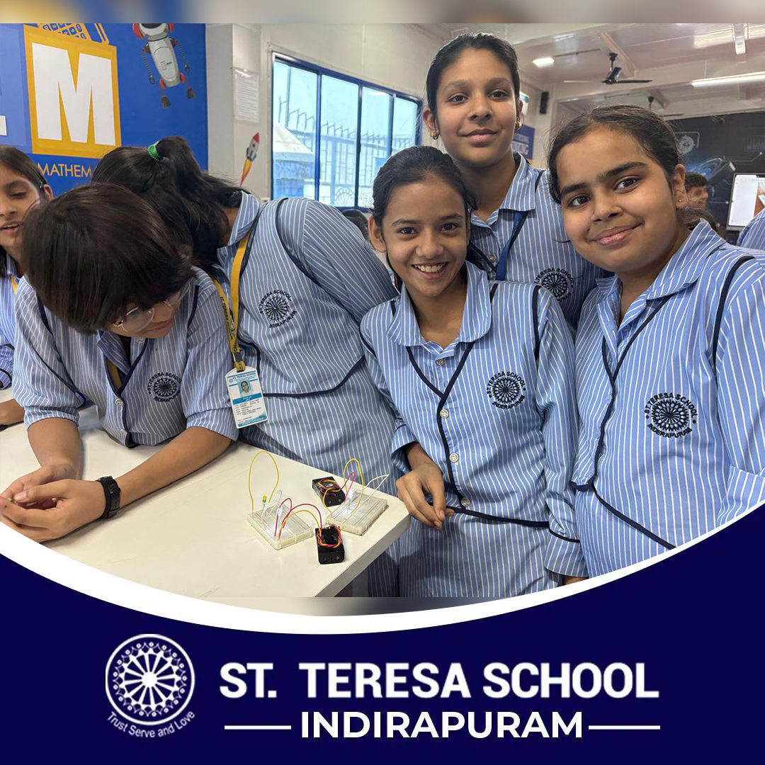 stsindirapuram's tweet image. 𝐋𝐞𝐚𝐫𝐧𝐢𝐧𝐠 𝐛𝐲 𝐃𝐨𝐢𝐧𝐠 at ATL Lab ⚡

Senior wing students explored circuits and robotics through teamwork, creativity, and hands on learning. From ideas to innovation, every activity built confidence and problem solving skills.

#ATL #Robotics #Innovation #PeerLearning