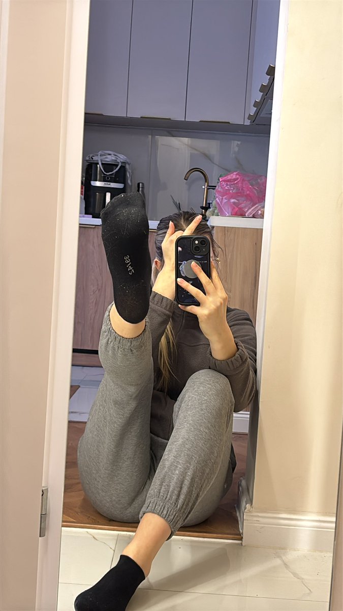 👑 𝑄𝑢𝑒𝑒𝑛 𝐾𝑖𝑛𝑔𝑎 👑 1,9𝐤 💸 tweet media