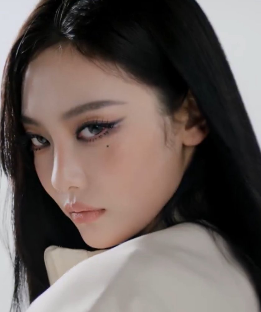 About Music tweet media