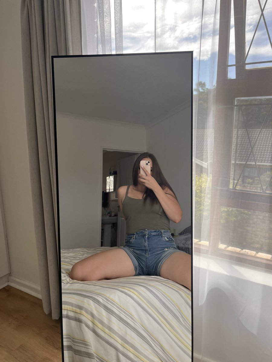 Prettylittlesin143 tweet media