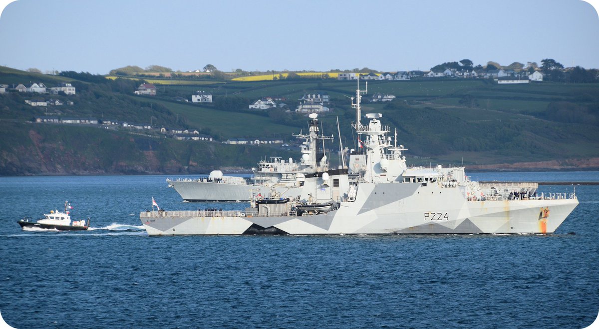 RfaNostalgia's tweet photo. Around the Sound yesterday eve.... no @RFAHeadquarters vessels but @RoyalNavy @HMSSutherland and @HMSTrent making an appearance. https://t.co/F1nq3euwWL