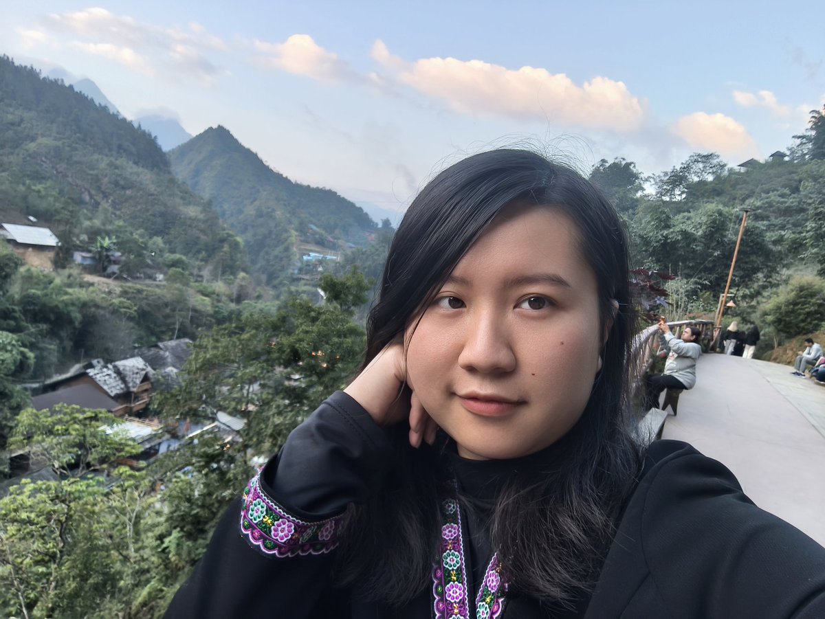 ChcHoang1's tweet photo. you’ll find many photo spots and plenty of clothing rental shops. Our store is located right in the center of the village, When visiting Cat Cat, don’t forget to stop by our shop to experience outfit rentals, makeup, hairstyling, and photography . https://t.co/lWnN8IY584