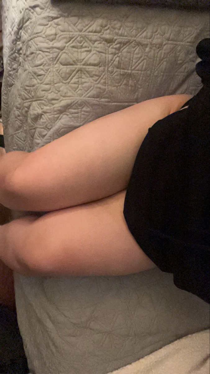 leilatxt0's tweet photo. Thighs:b https://t.co/wsiFcXjFEc