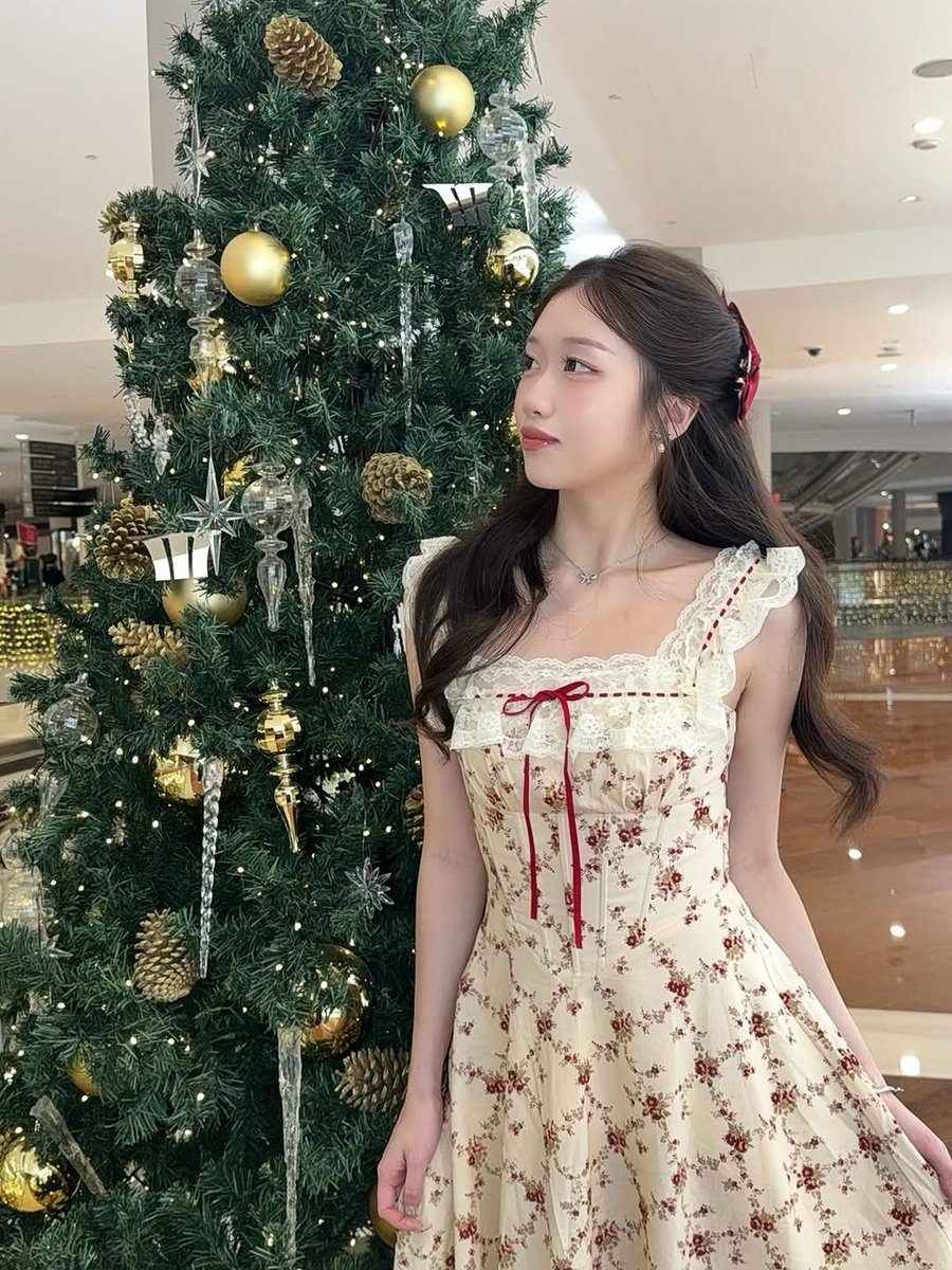 NoraStewar91042's tweet photo. It's my favourite time of the year 🎄🎅🏻 https://t.co/AIwQv6gOez
