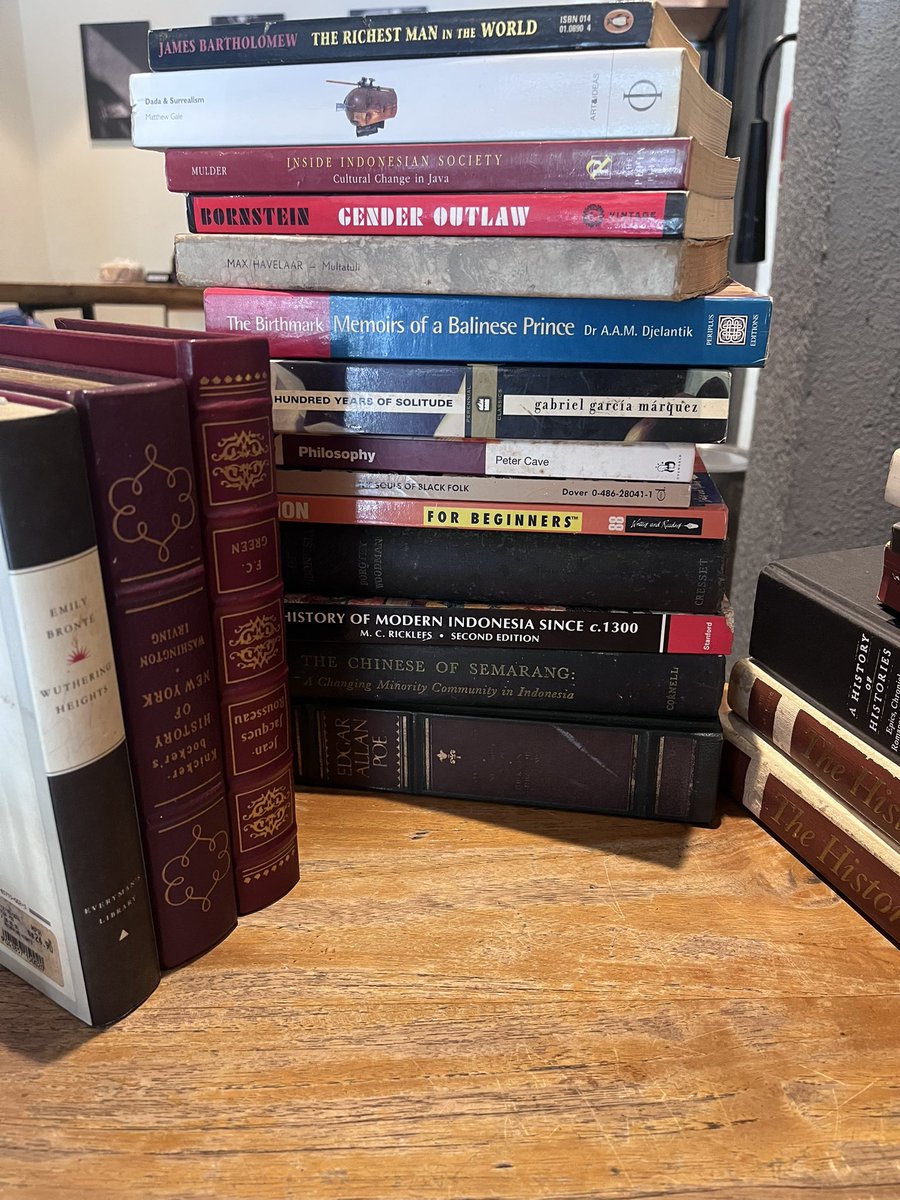 Efek Rumah Buku tweet media