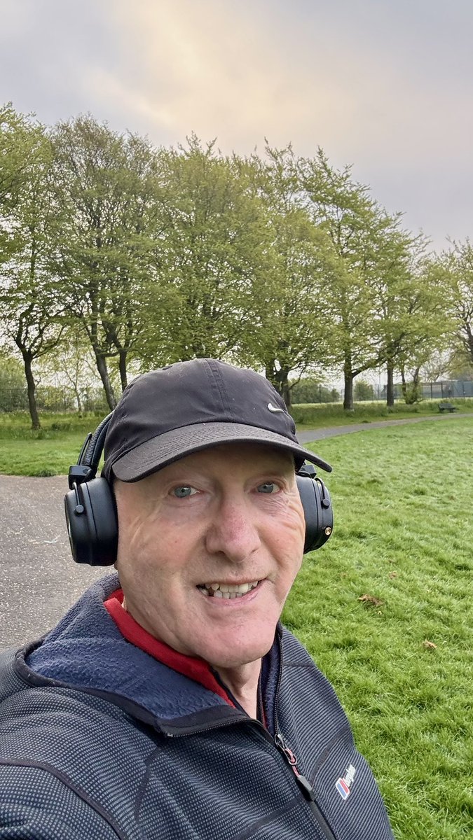 alistairgilli10's tweet image. Early morning walk almost caught the local deer herd ,chilly start but you can tell its going to be a scorcher today enjoy the sunshine #morning #walk #walker #wednesday #motivation