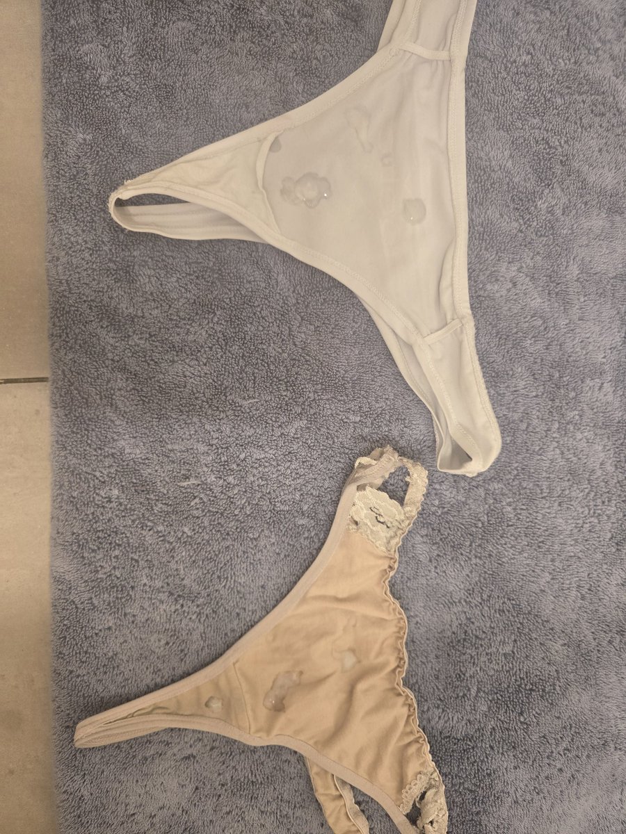 Ramdom_userrr's tweet photo. Sometimes you just have to cum on your mommy's panties and enjoy;)
PD: it's hard to cum in 2 pairs at the same time without running out of load lol https://t.co/lvHaaYuZeJ