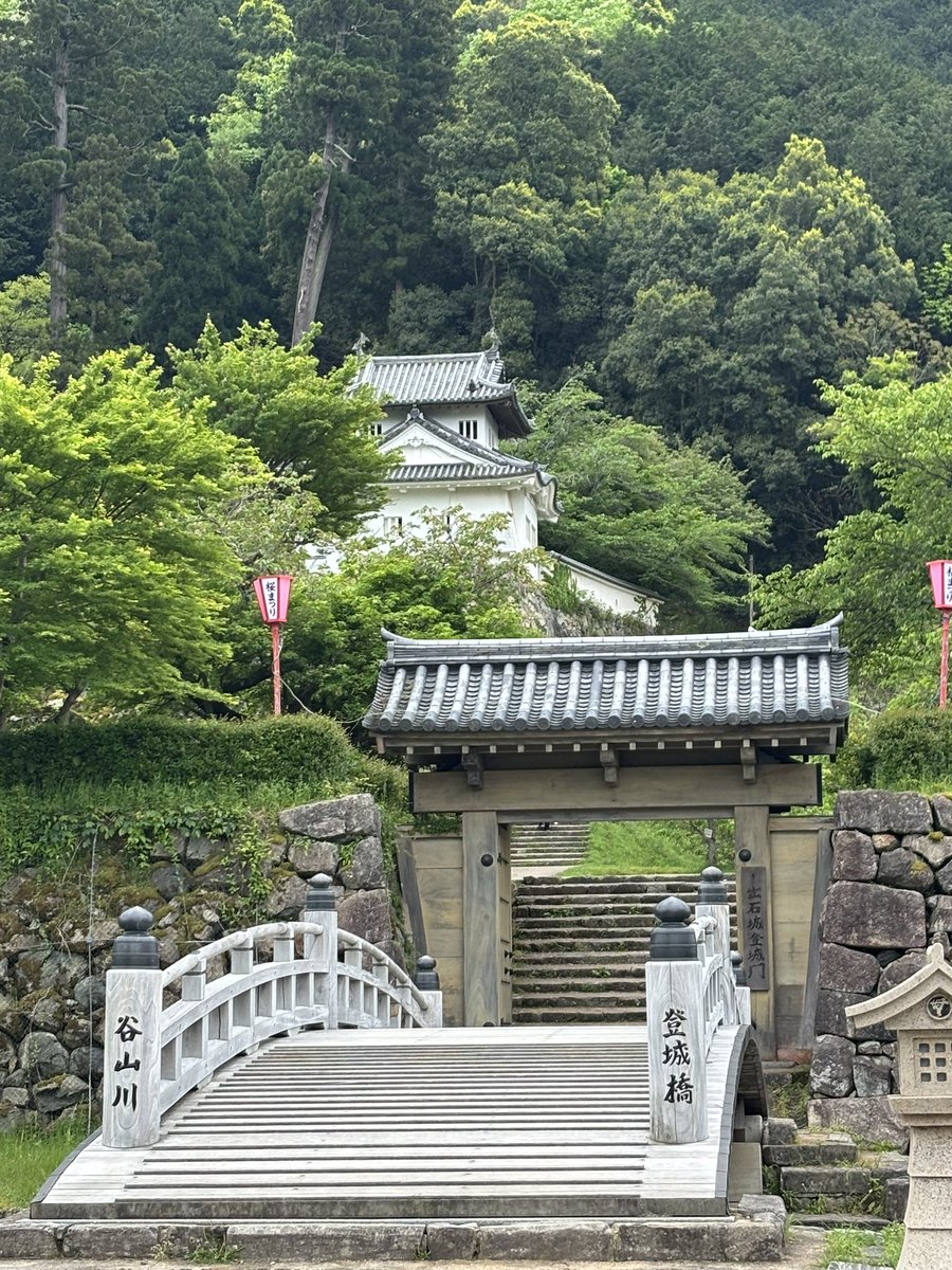Moichi67's tweet photo. 早めのGWをいただき、山陽・山陰へ。8つ目は出石城・有子山城。続日本100名城,守護の山名氏が有子山城を築くが、豊臣秀長の攻撃で落城。その後、山麓に出石(いずし)城として改修。城下町は「但馬の小京都���と呼ばれた。
#JokakushiGakkai  #100meijyo #tojousoba #出石城 https://t.co/9U0KgEDMQg