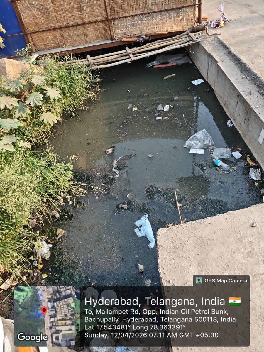 srinivas_kkkk's tweet image. When will be death trap going to covered and when will be the stagnant #Sewage cleared from these #Rain water RCC Box ducts of #Bachupally to #Mallampet road? @DC_Nizampet @MC_Cyberabad @HMDA_Gov @GummallaSrijana @CMC_Offcl @jayesh_ranjan  @TelanganaCMO