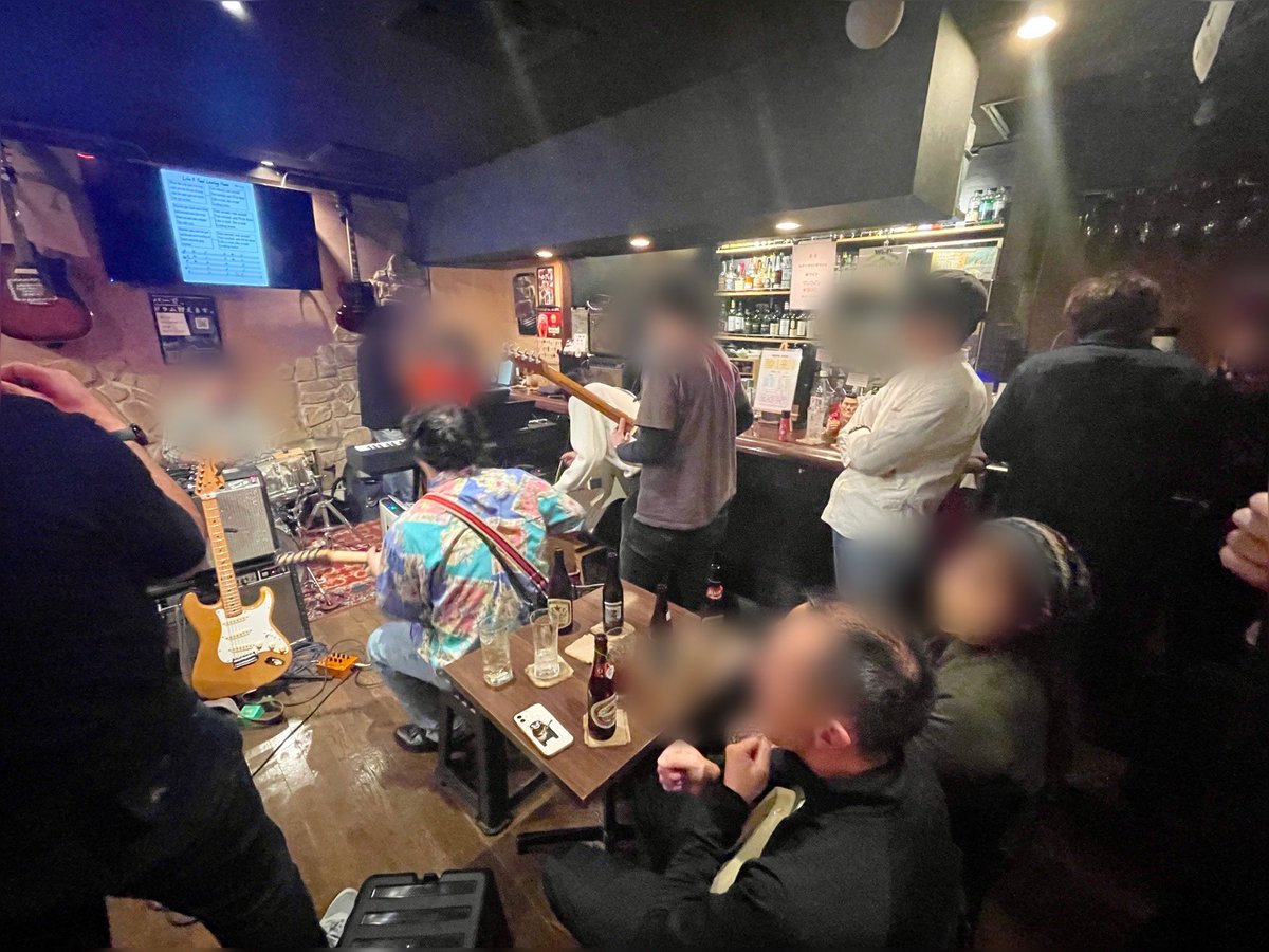 Tatsuya08232's tweet image. GW前半！
超満員のお客さんがお越しくださってます😊
19時までやってます！！
 #session  #jam  #blues  #練馬区  #光が丘