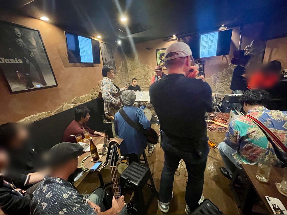 Tatsuya08232's tweet image. GW前半！
超満員のお客さんがお越しくださってます😊
19時までやってます！！
 #session  #jam  #blues  #練馬区  #光が丘