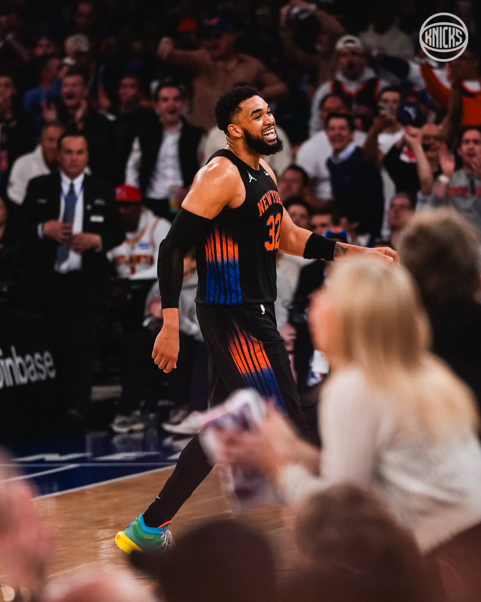 507LindaALeudo's tweet image. WATTBA @KarlTowns #NYK