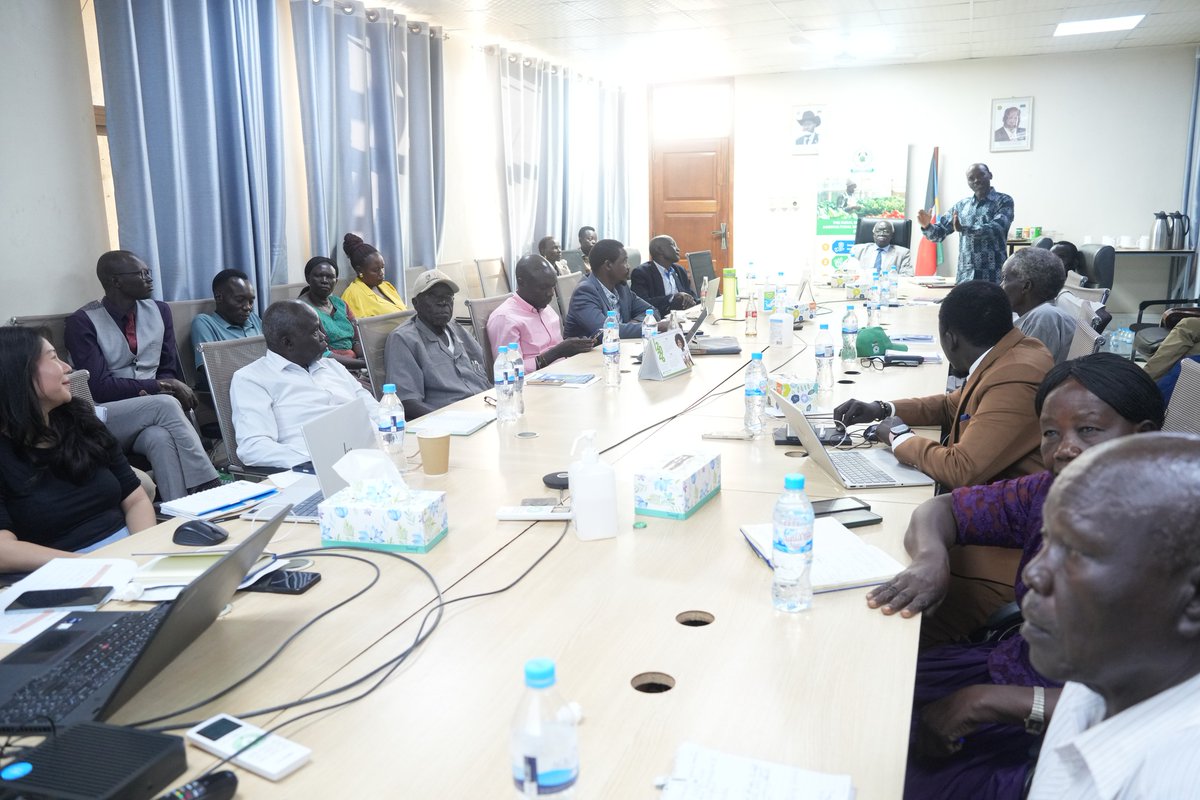undpsouthsudan's tweet image. In partnership with @mafs_ss, we held the 3rd National Technical Committee meeting for the Rural Enterprises for Agricultural Development (#READ) project. Highlights were the approval of the 2026/2027 annual work plan &amp;amp; budget &amp;amp; categorization of the cooperatives to support