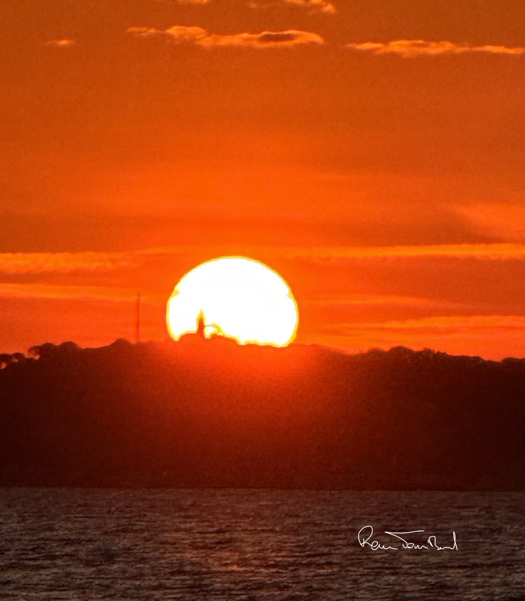 ReneTombarel's tweet image. Le spectacle de ce matin au lever du soleil #cannes #cotedazurfrance