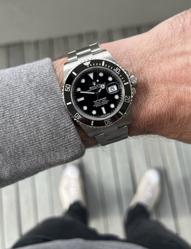 MartinsChuka's tweet image. GM Everyone ✨  

2026 is the year of the frog and 🐸@FrogOnSei is straight up cooking.

Even outperforming $SEI by a lot this lil' green legend is eating on its own chain lol

Locked liquidity, zero tax, real community vibes, and daily streaks paying off.