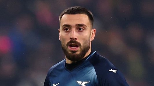 Milan: i (giusti) passi avanti con Gila e l'agente ci sono già stati. È pronto un contratto di 4 anni + 1 di opzione che partirà da una base di 3M + bonus e salirà come parte fissa anno dopo anno. Il Milan sfrutterà i vantaggi del Decreto Crescita che Gila ha attivo

<a href="/Gazzetta_it/">La Gazzetta dello Sport</a>