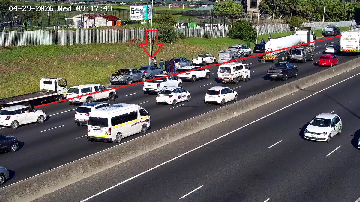 CapeTownFreeway's tweet image. #Crash: N2 Inbound after M5, left lane obstructed, expect delays. #BeTheChange