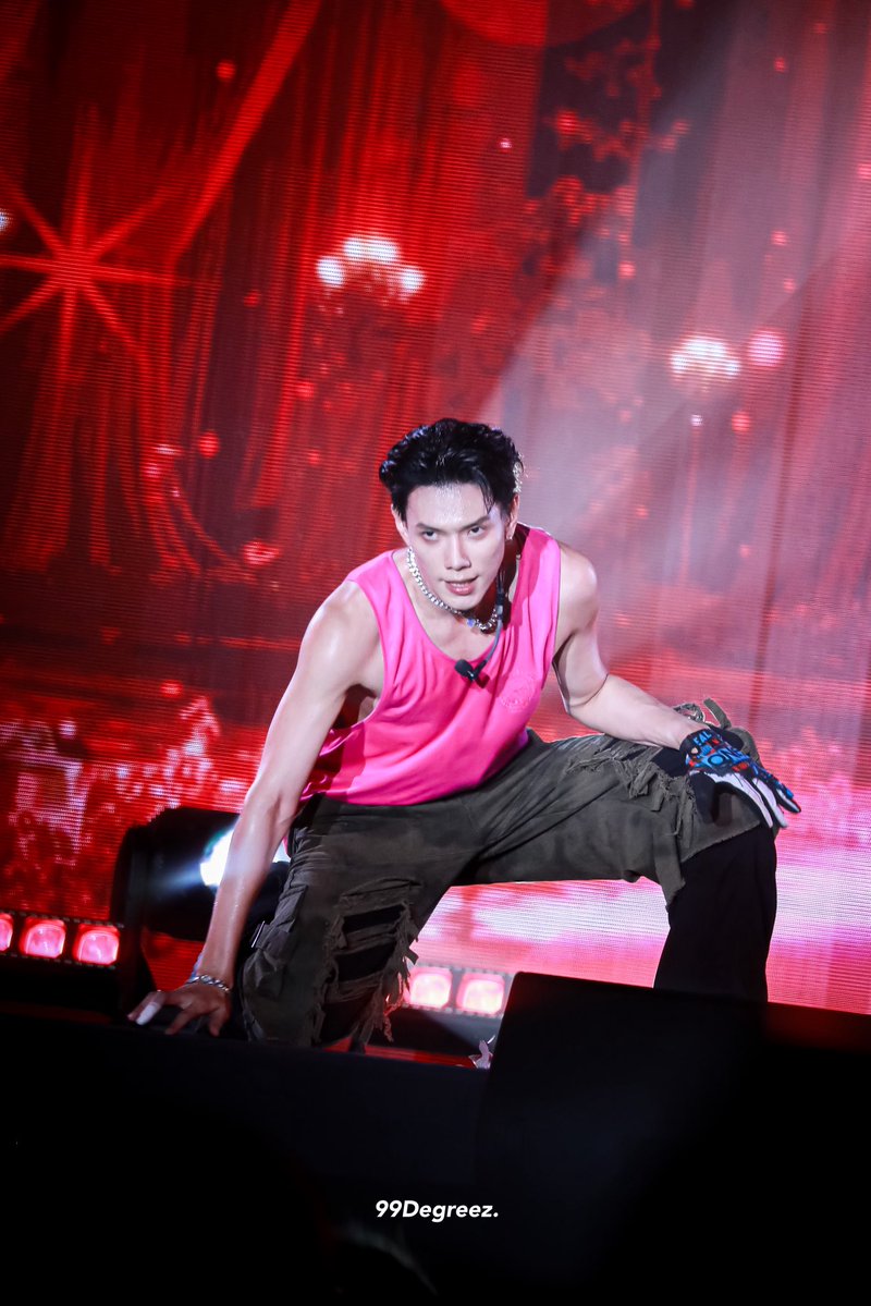 𝟵𝟵𝘿𝙚𝙜𝙧𝙚𝙚𝙯. tweet media