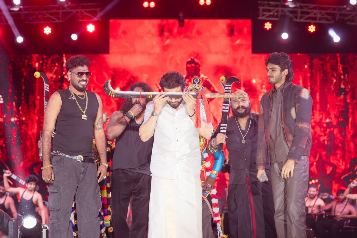 'Karuppan Vaarandaa' - playing on everybody's mind now 🔥

#KaruppaKoodaVa streaming now on all platforms.

▶️ bfan.link/karuppa-kooda-…

A <a href="/SaiAbhyankkar/">abhyankkar</a> Musical 💥 

#Karuppu - Grand release worldwide, May 2026!

Lyrics : <a href="/pavijaypoet/">PA.VIJAY</a>
Singers : <a href="/SaiAbhyankkar/">abhyankkar</a> &amp; #VMMahalingam