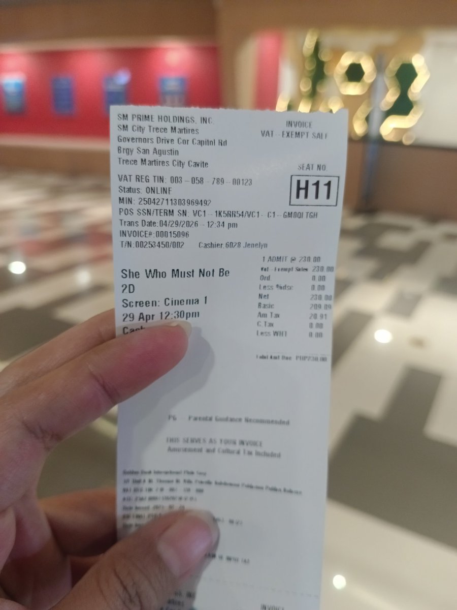 twhf_myrt's tweet photo. Naenjoy ko talaga yung never ending bickering nila. Natural na natural. The comedic timing of FS is really on point and kakilig sila. Inaasar ako ng asawa ko na walang tumama sa mga hula ko kung bakit hindi sila pwede 😭 kudos FS and their team.

#shewhomustnotbenamed #franseth https://t.co/imbY77gHrY