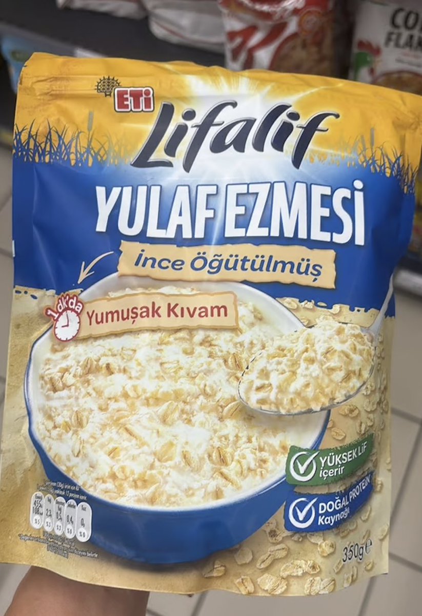 Lifalif markasıyla yulaf ezmesi ile farklı yulaf içerikli ürünler satan Eti'nin Ukrayna'dan onlarca ton yulaf ithal ettiği fakat menşe ülkeyi Türkiye olarak beyan ettiğine dair bir ihbar aldık.
Firmaya tüm kamuoyu nezdinde soruyoruz: Yulaflarınızın menşe ülkesi neresi?
<a href="/eti/">ETİ</a>