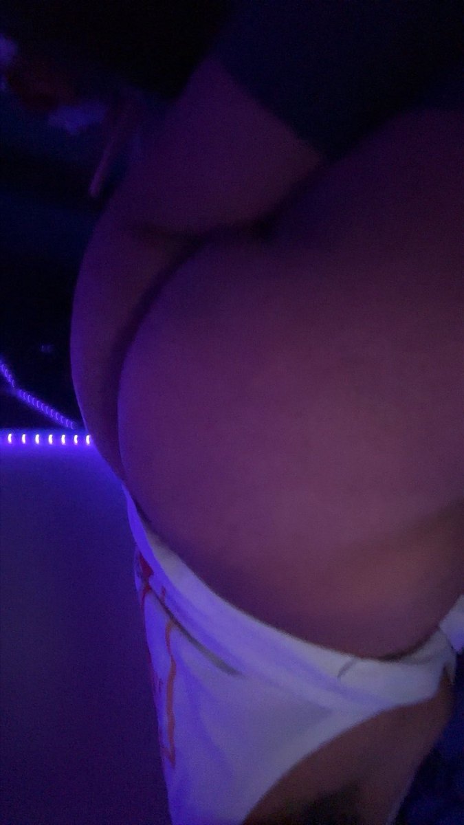 crowscanrfly's tweet photo. eat or fuck??? 
#gay #bottom #switch #uncut #gayteen #nsfw #denver https://t.co/FkS6M7Yxpq