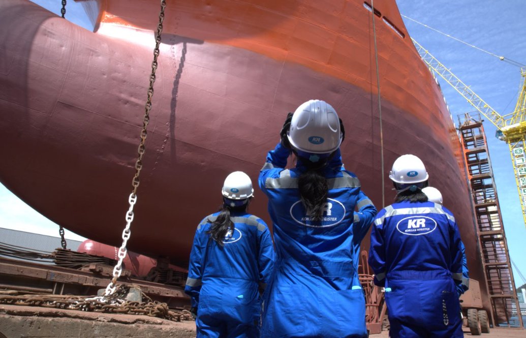 KoreanRegister's tweet photo. Over the past four months, 20+ administrative staff 
from KR's HQs experienced ship survey operations. 

Across three sessions, they joined surveyors on the 
job and felt a real sense of the expertise and 
responsibility. ⚓​

#KoreanRegister #KR #CrossTraining #Marinesafety https://t.co/EntErLKrvG