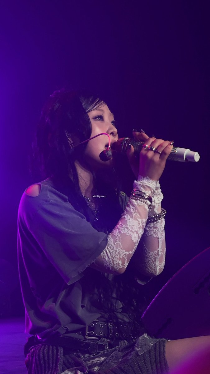 kimlip lovebot ୨୧ tweet media