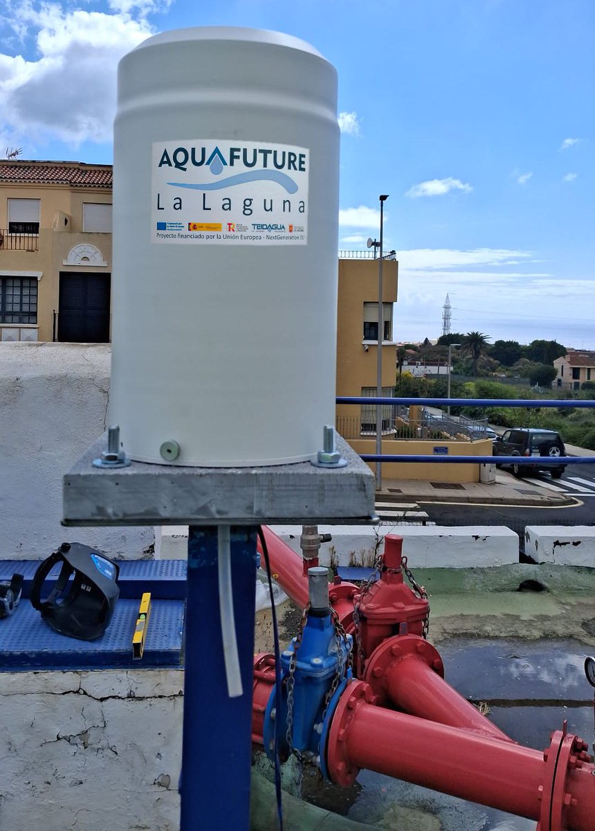 teidagua's tweet photo. Comenzamos la instalación de los 14 pluviómetros en #LaLaguna para monitorizar la lluvia 🌧️ y analizar su influencia en el drenaje del municipio 🧑‍💻
👉 #AquaFutureLaLaguna

Empezamos instalando el de #FincaEspaña 🧑‍🏭

  #PERTEagua #UE #NextGenerationEU
@mitecogob @P_Recuperacion https://t.co/4gvf9lhfJH