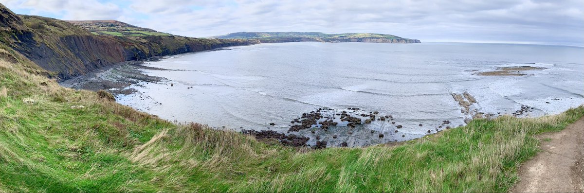 JulieIngham8888's tweet photo. @DailyPicTheme2 @PanoPhotos “Panorama” of Robin Hoods Bay, North Yorkshire Coast 🇬🇧 

#DailyPictureTheme https://t.co/874KQneotW