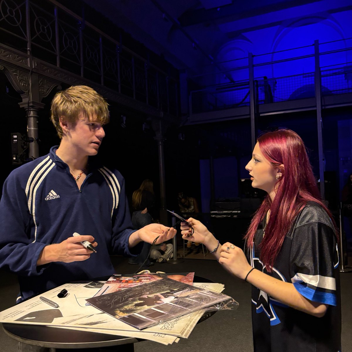 🐾 eva is so in love tweet media