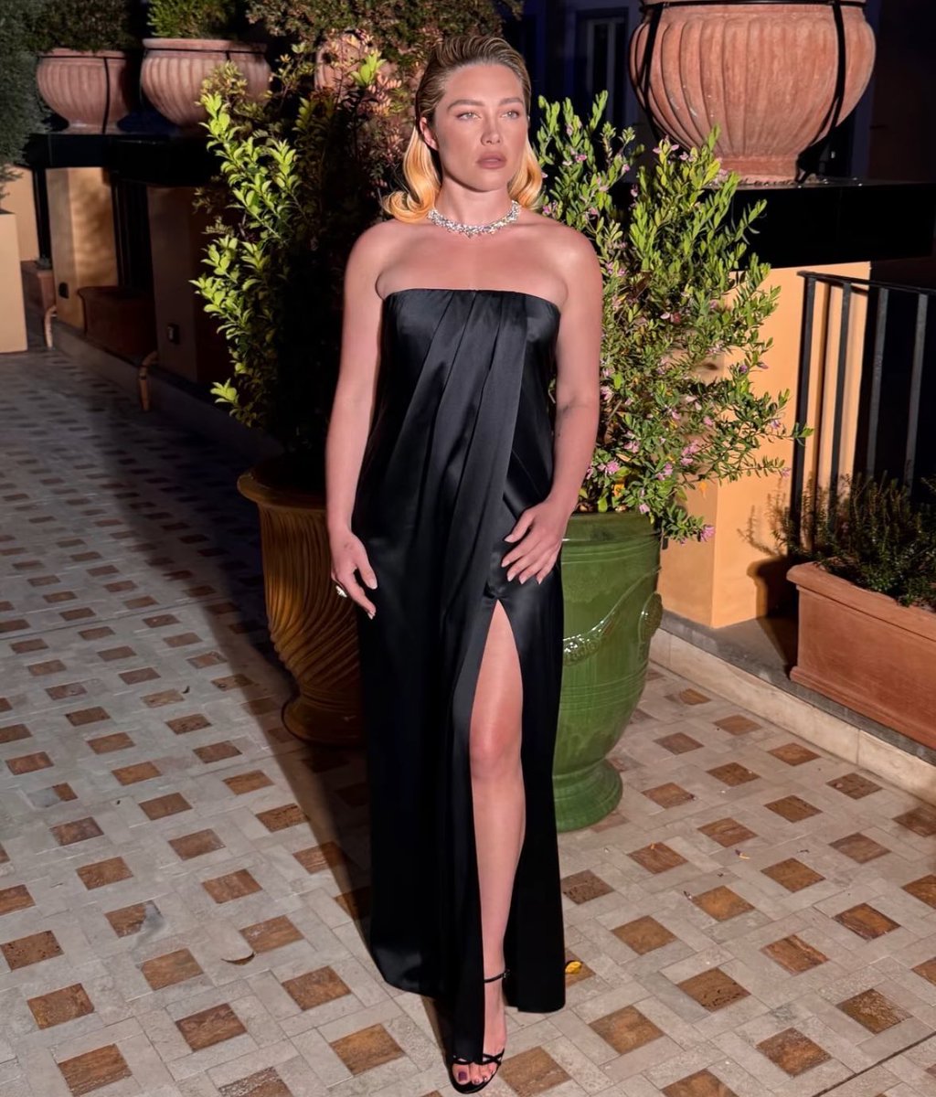 Best of Florence Pugh tweet media