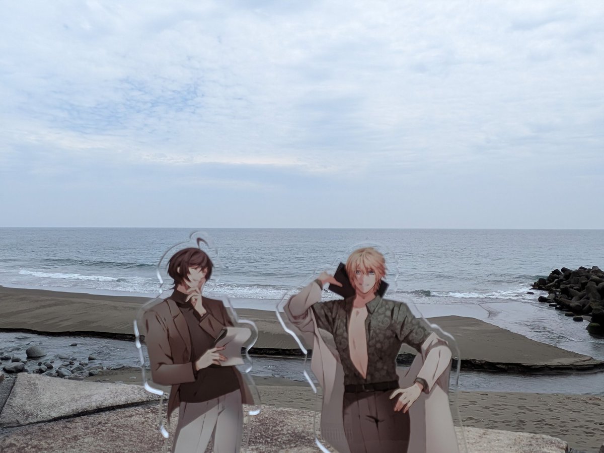 Kyo1001's tweet photo. 聖川教授とお出かけシリーズ🚗³₃ 海ですよ！
曇りだから過ごしやすい☁️ https://t.co/fjTCQmuhQO
