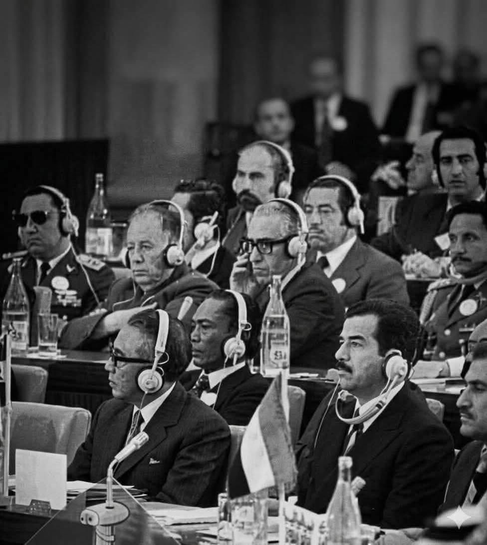 hhooby2000's tweet photo. الرئيس القائد يحرص دائماً على أن يكون متميزاً. 
حتى في موضوع الغباء… https://t.co/6kU0GtFubR