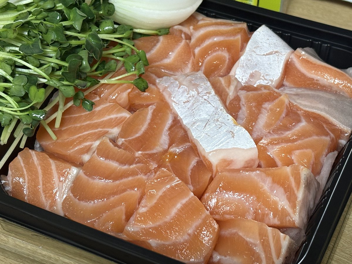 0ne_u1's tweet photo. 연세권!!!!!!🤤🤤🤤🤤🤤🥹아진짜마딧다 진짜 이름처럼 개두툼해서 너무너무마딧어야 https://t.co/nkOkD9p4gz