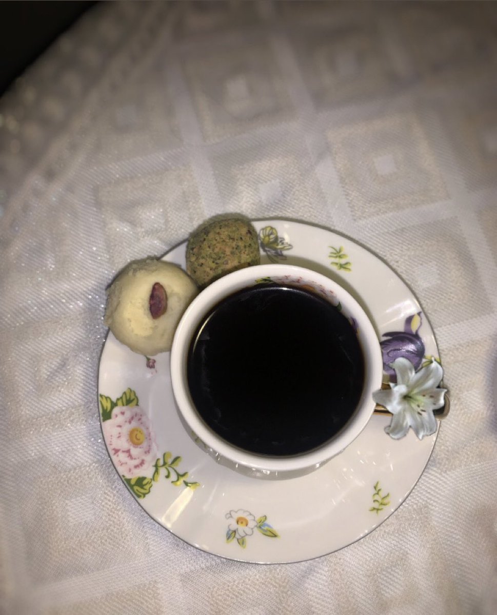 mt6577's tweet photo. #صباح_الامل_والتفاول
#حبيت_أقول 
قهوتي ومسلسلي 😍 https://t.co/IvaabJci2l