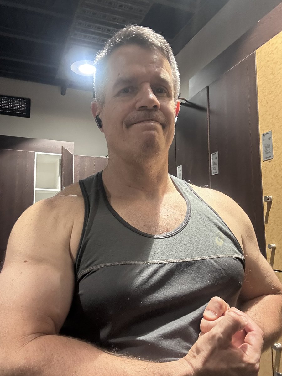 Stocky Pup tweet media