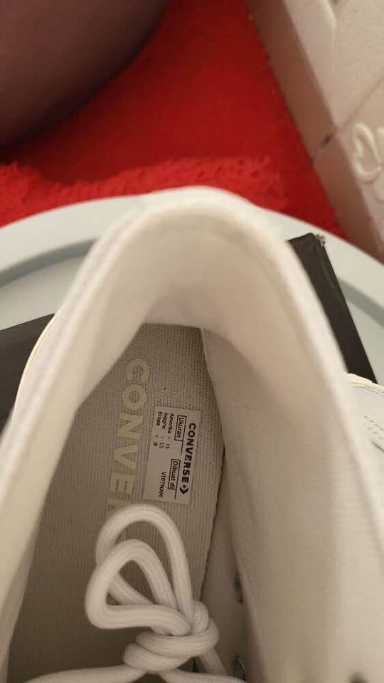 msadie90's tweet photo. @unmagnetism CONVERSE CHUCK TAYLOR ALL STAR LIFT HI, Size : 38, DIJUAL karena salah ukuran Harga Beli: 999.000 Harga Jual: 500.000 https://t.co/daVXsZ7oha
