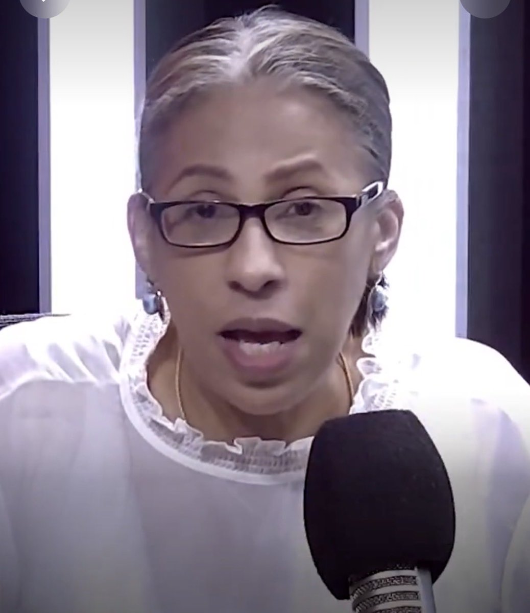 Normalicemos listar a todos los sicarios de la comunicación Dominicanos, aquellos que venden su voz al gobierno de turno, sicarios de la comunicación que defienden lo indefendible.

Estos son los comunicadores que han prestado su voz a Gold Quest y la Mina de Oro en San Juan.