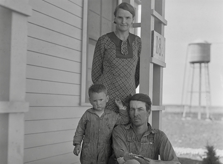 LRonLacy's tweet image. In #APRIL 1936
#ResettlementAdministration #photographer Arthur Rothstein (1915-1985) documented progress in the creation of the rural community of Ropesville, Texas, a rural rehabilitation project of the #ResettlementAdministration.
🧵👇
