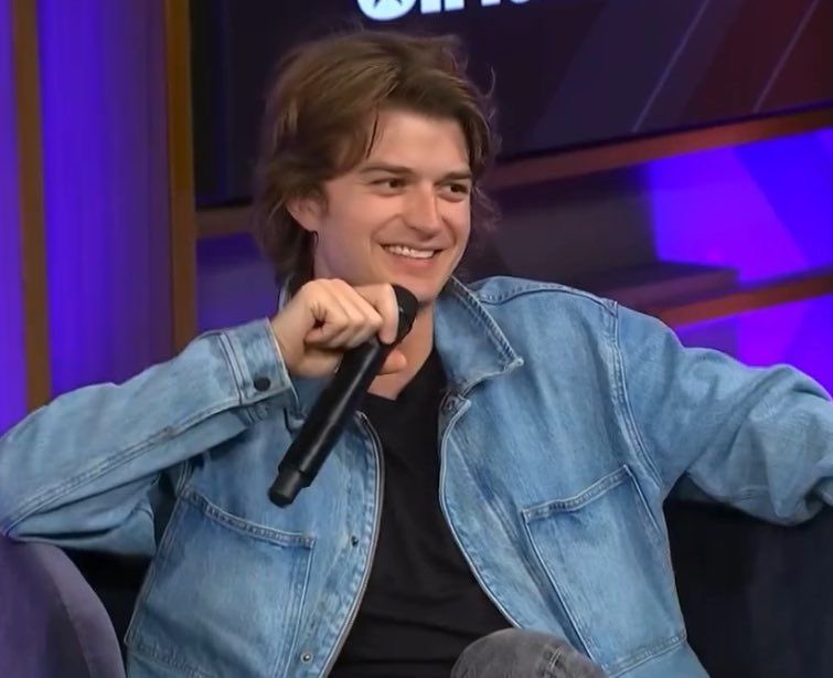 harringhole's tweet photo. let’s bring this hair back king https://t.co/op9SThAhhv