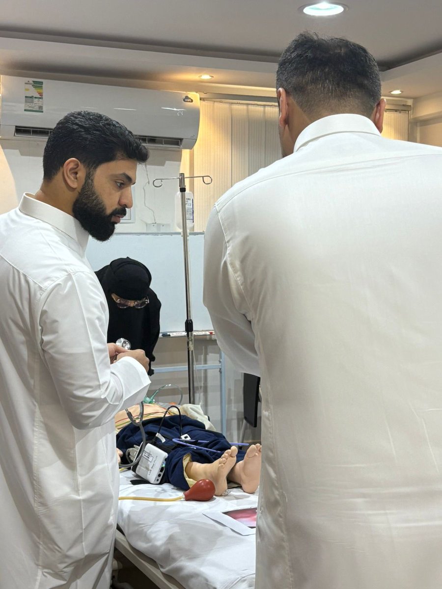 Qassim_PEM's tweet image. Our 3rd simulation session 🌪️
another intense and rewarding day 👏🏻✨
Grateful for the opportunity to learn, make mistakes in a safe environment.

Proud of our fellows for doing a great job and leading the day ✅

#PediatricER #SimulationTraining #Teamwork